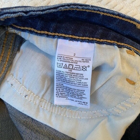 Old Navy High-Rise Distressed Denim Shorts With Secret Slim Pockets Size 2 - Picture 8 of 8